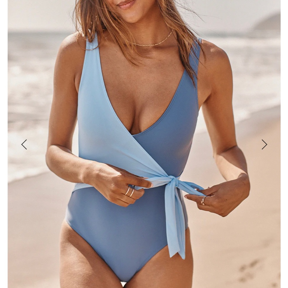 The Perfect Wrap One-Piece in Sky & Blue Mountain, size 6